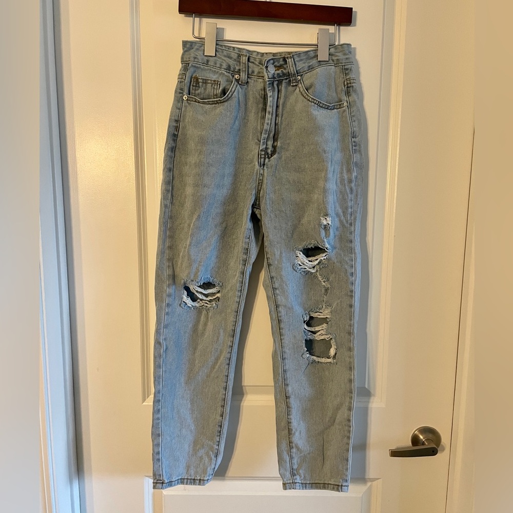 Ripped straight jeans